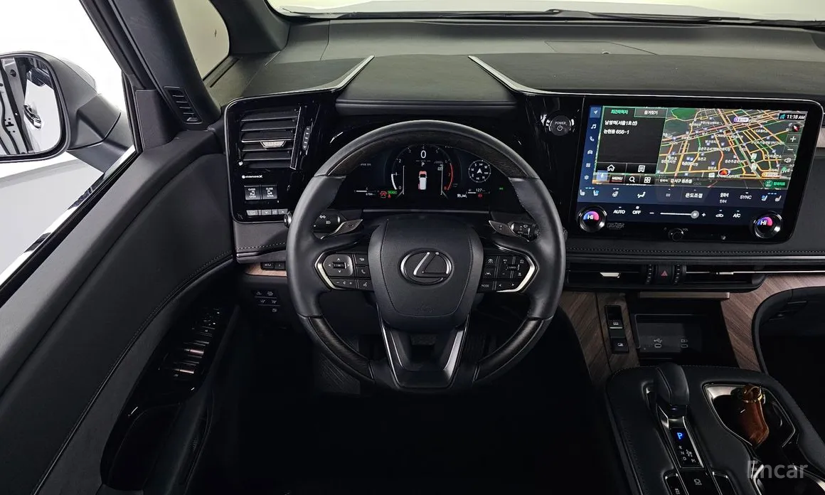 Фото 13 - Lexus LM