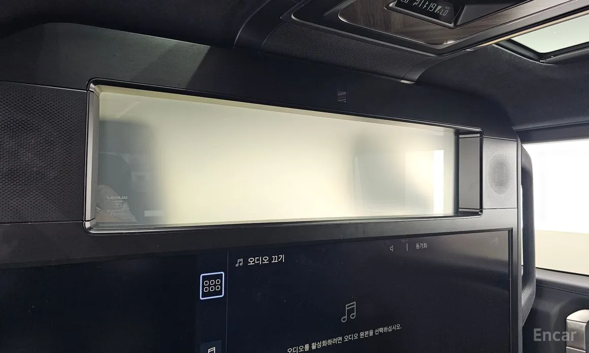 Фото 18 - Lexus LM