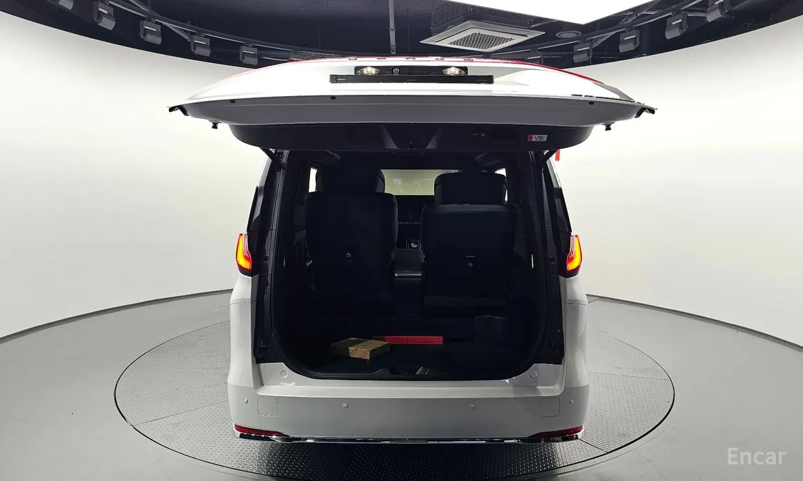 Фото 20 - Lexus LM