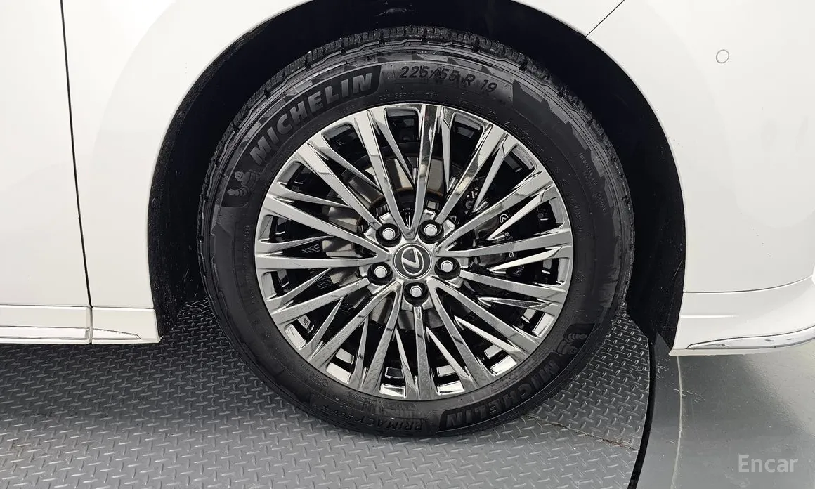 Фото 5 - Lexus LM