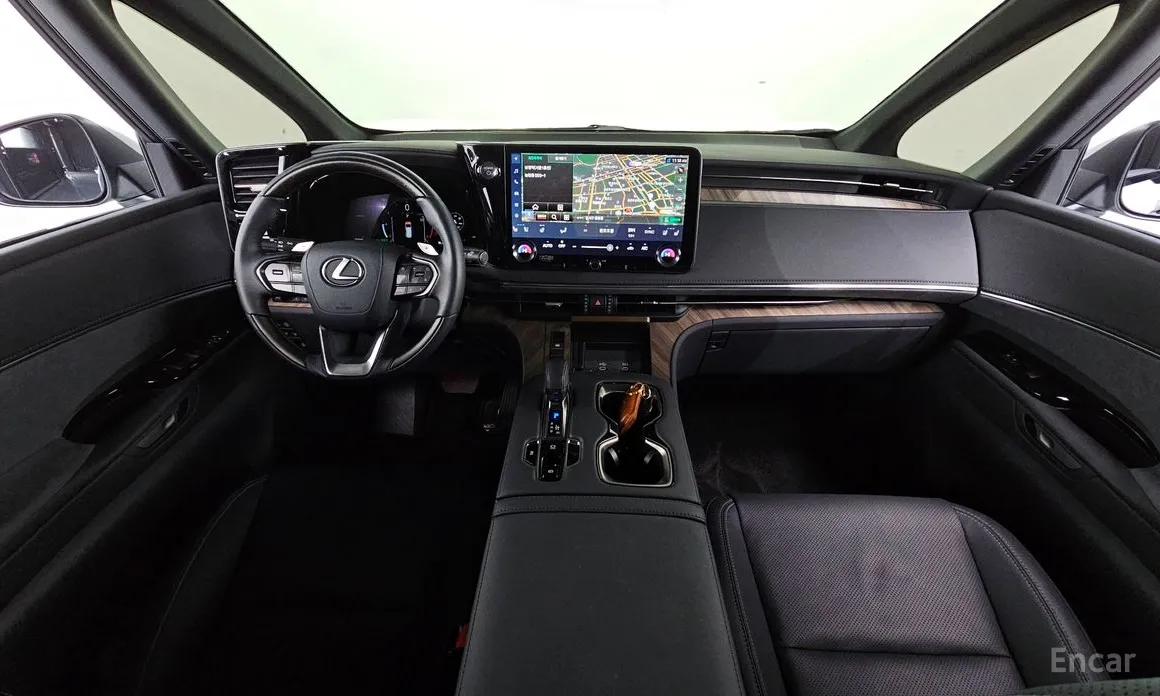 Фото 7 - Lexus LM