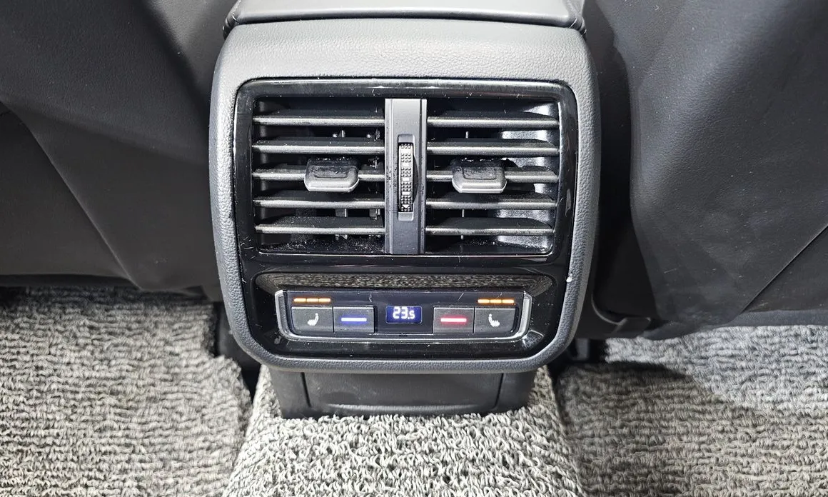 Фото 18 - Volkswagen Passat