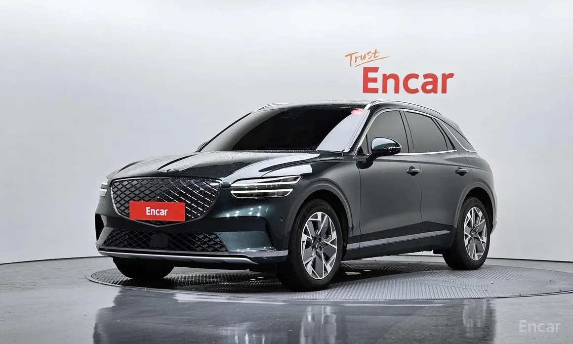 Фото 1 - Genesis GV70