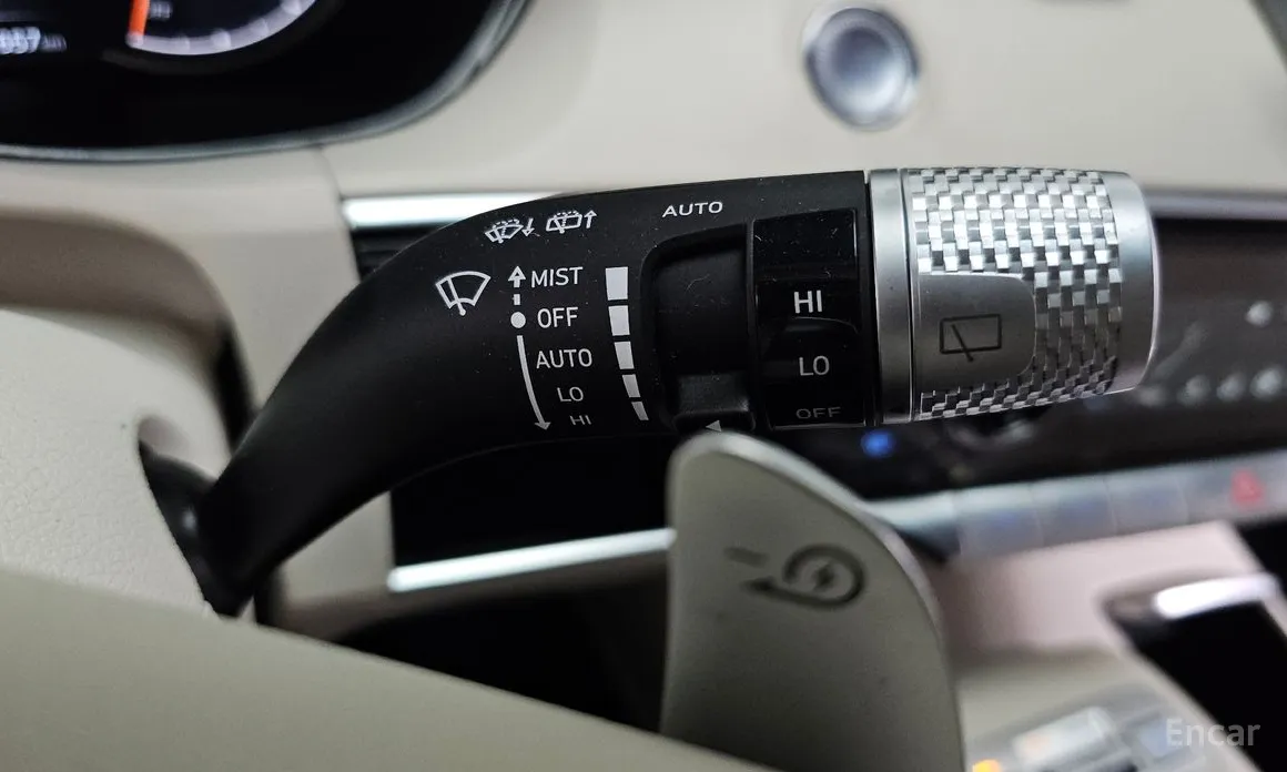 Фото 17 - Genesis GV70