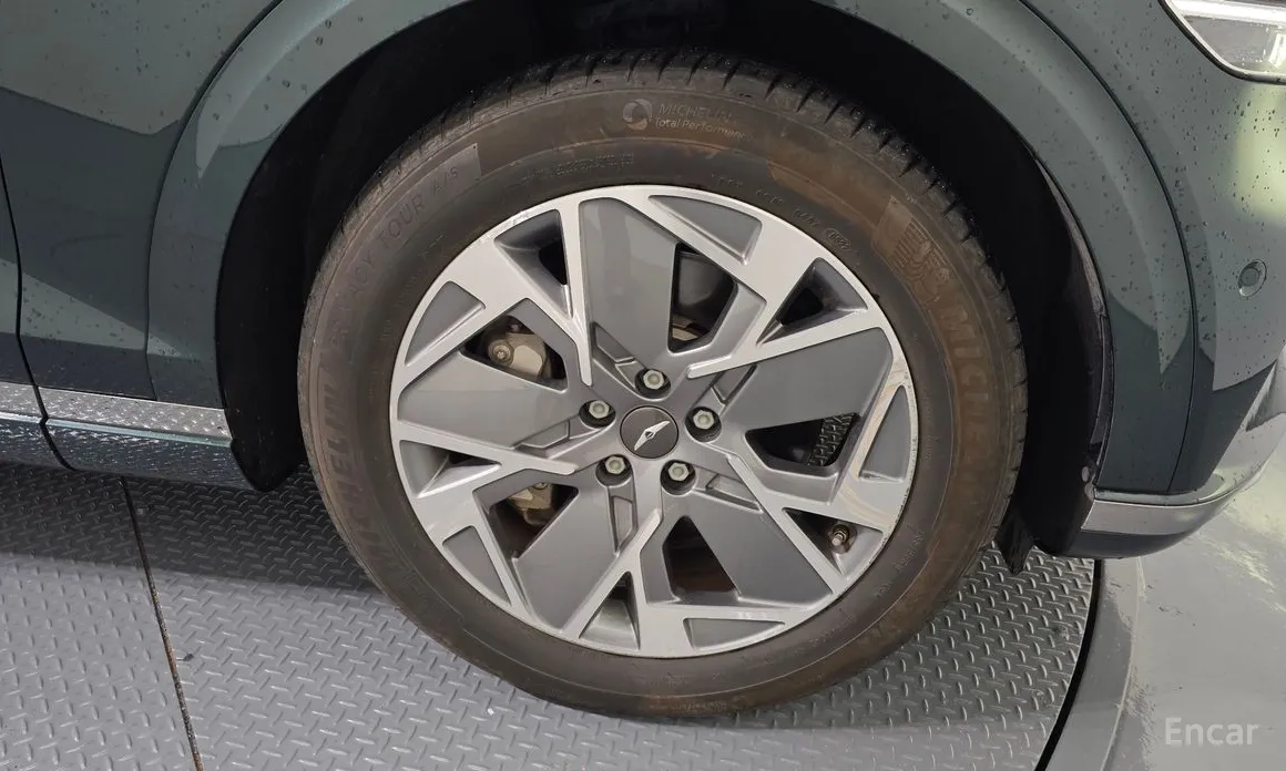 Фото 5 - Genesis GV70