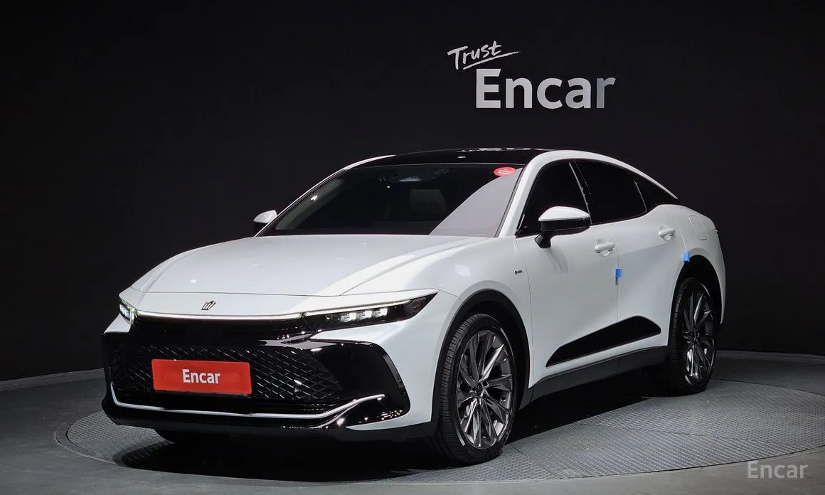 Фото 1 - Toyota Crown