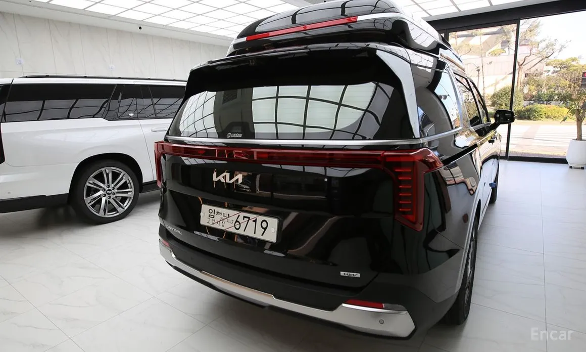 Фото 2 - Kia Carnival