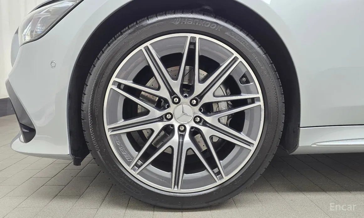 Фото 5 - Mercedes-Benz AMG GT