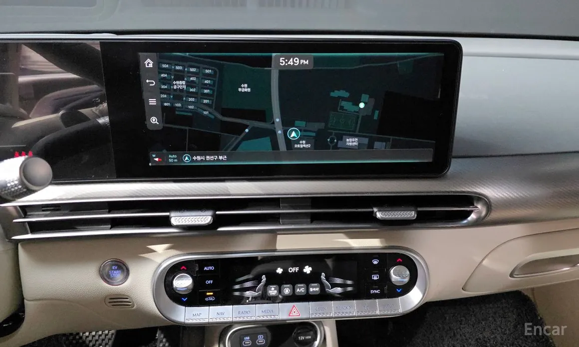 Фото 14 - Genesis GV60