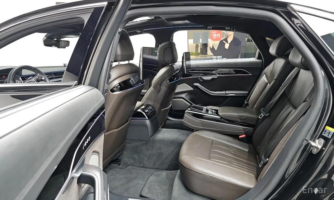 Фото 12 - Audi A8