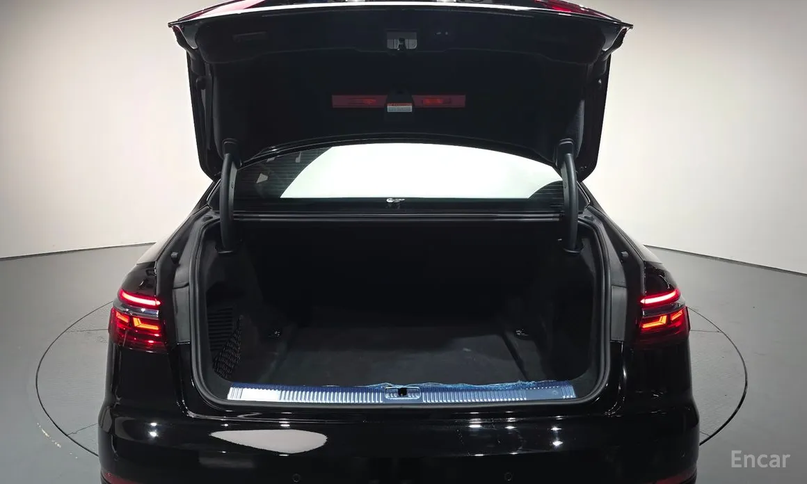 Фото 20 - Audi A8