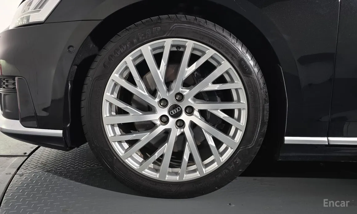 Фото 5 - Audi A8