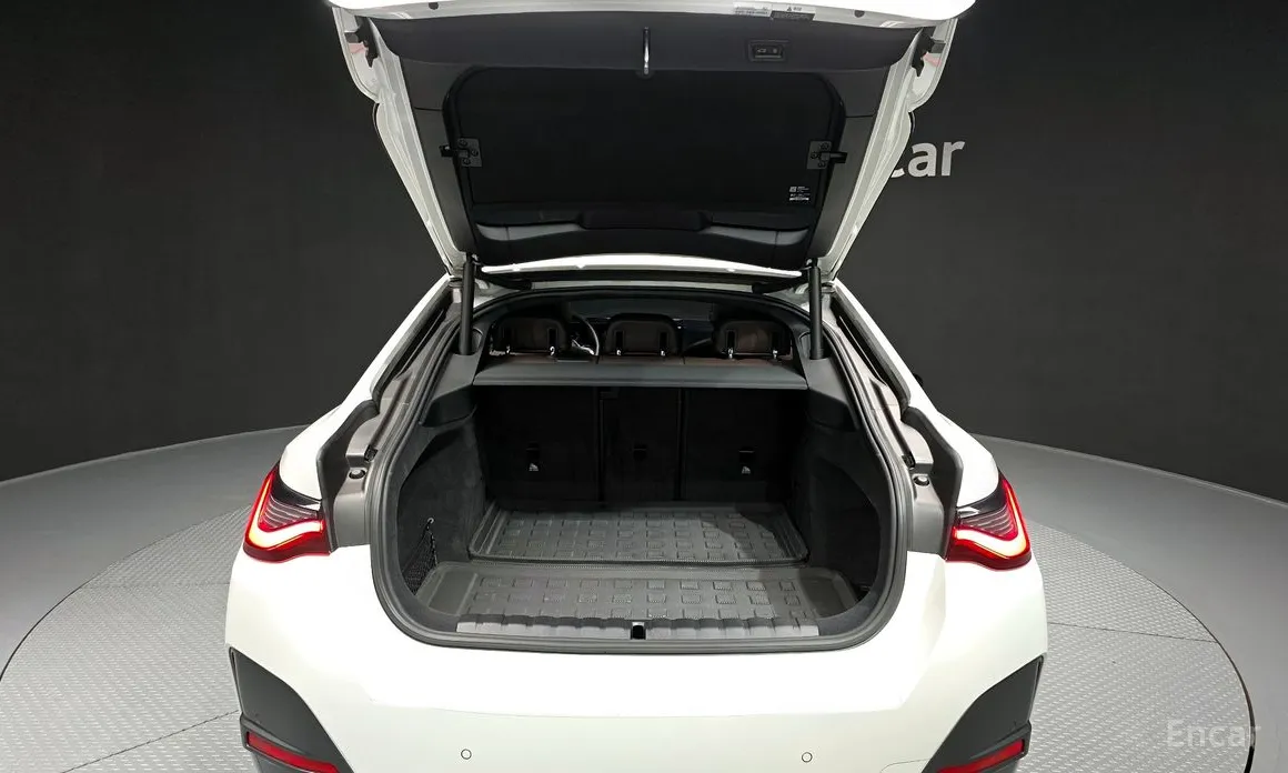 Фото 20 - BMW i4