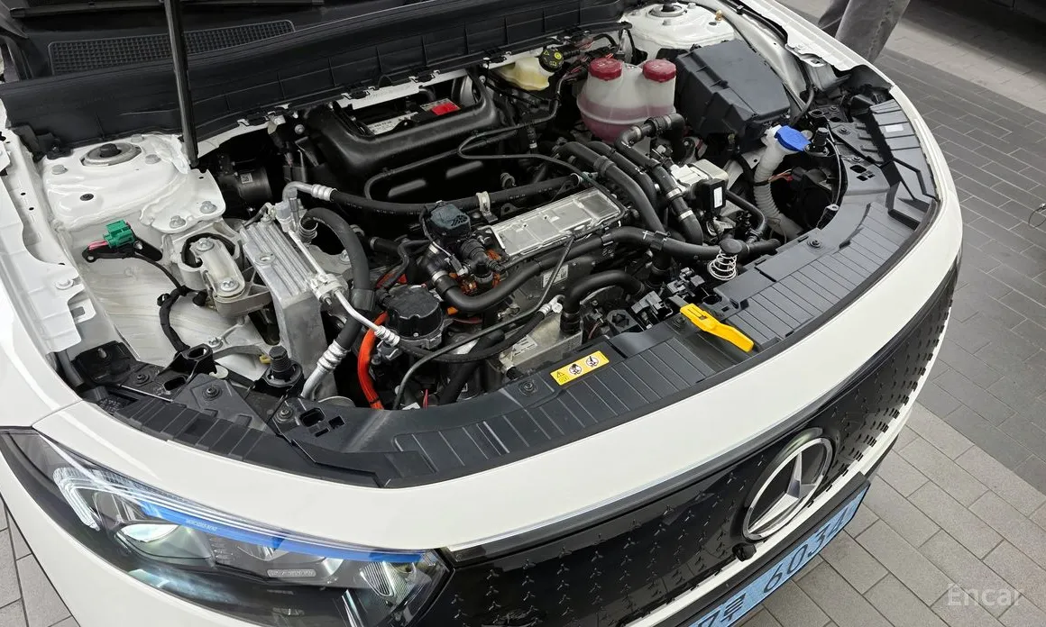 Фото 6 - Mercedes-Benz EQB