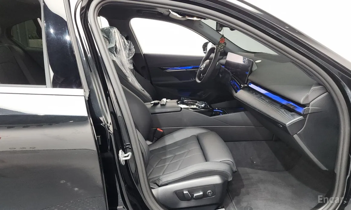 Фото 11 - BMW i5