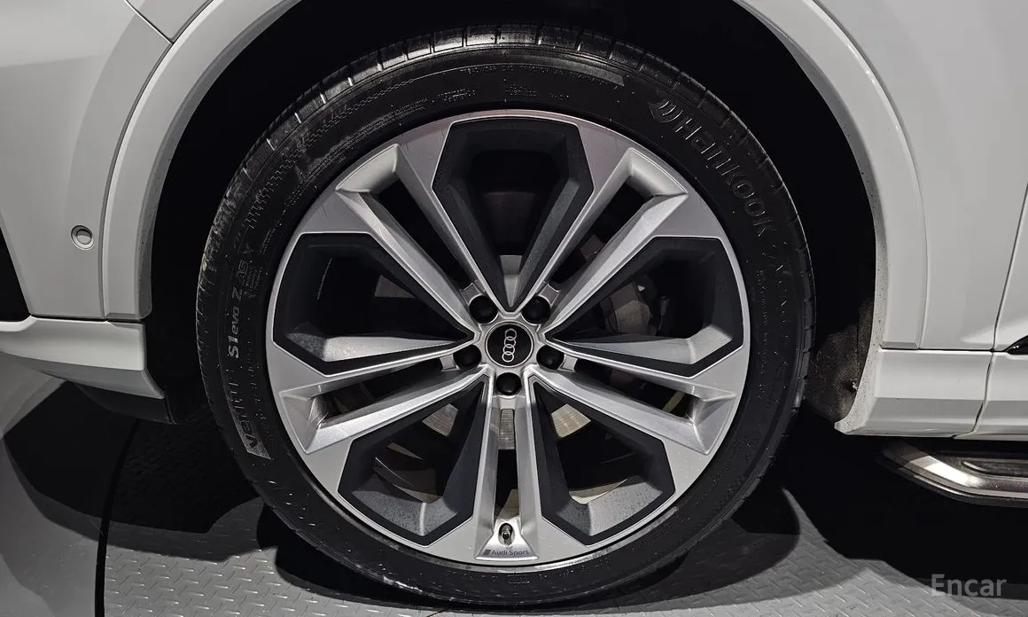 Фото 5 - Audi Q7