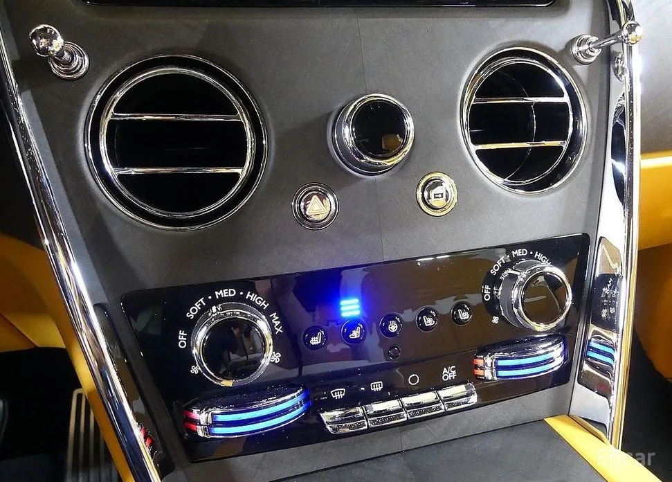 Фото 16 - Rolls-Royce Cullinan