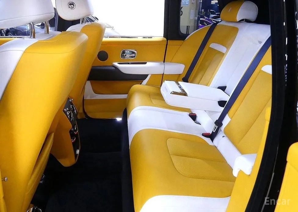 Фото 17 - Rolls-Royce Cullinan