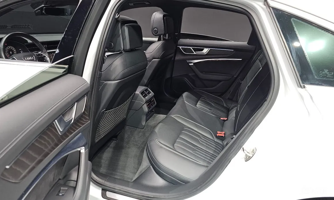 Фото 16 - Audi A6