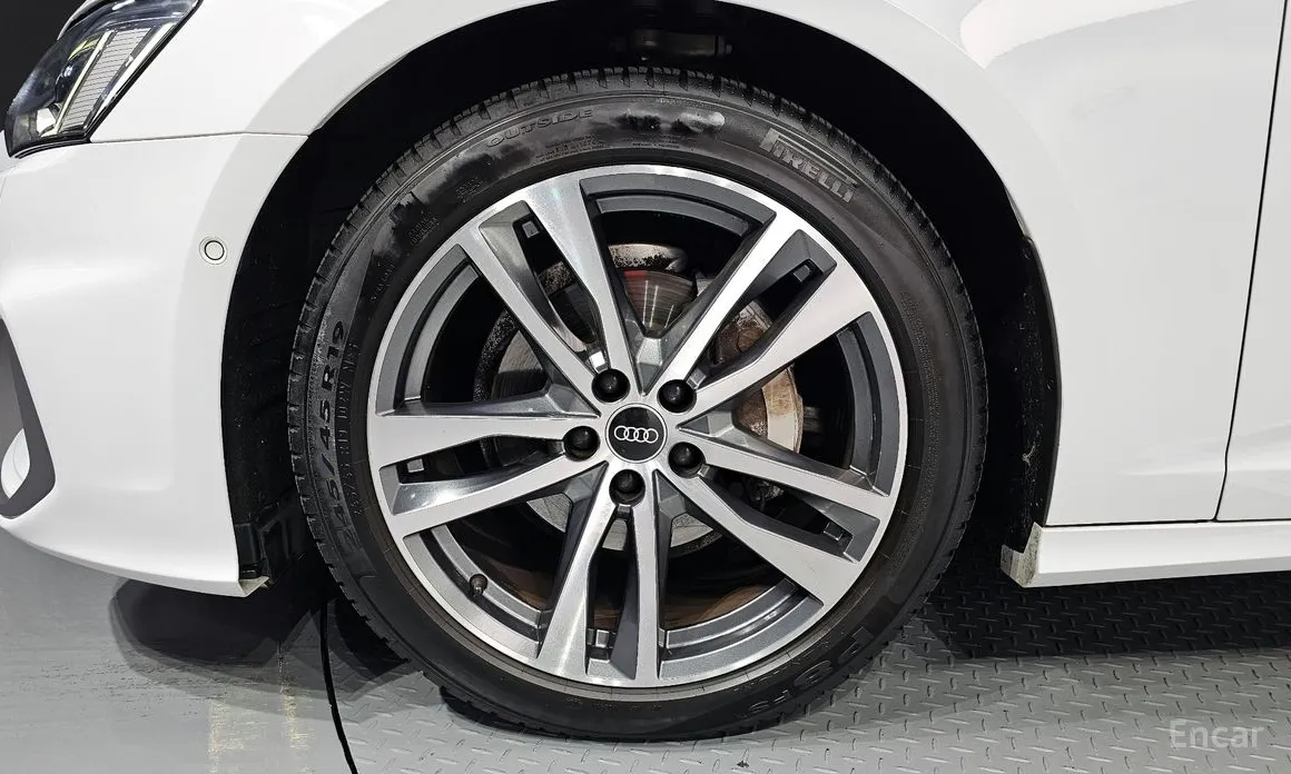 Фото 5 - Audi A6