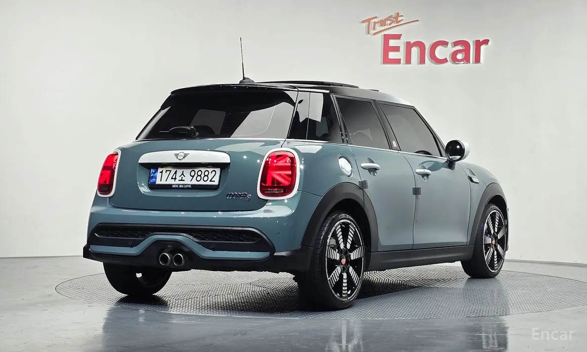 Фото 2 - Mini Cooper