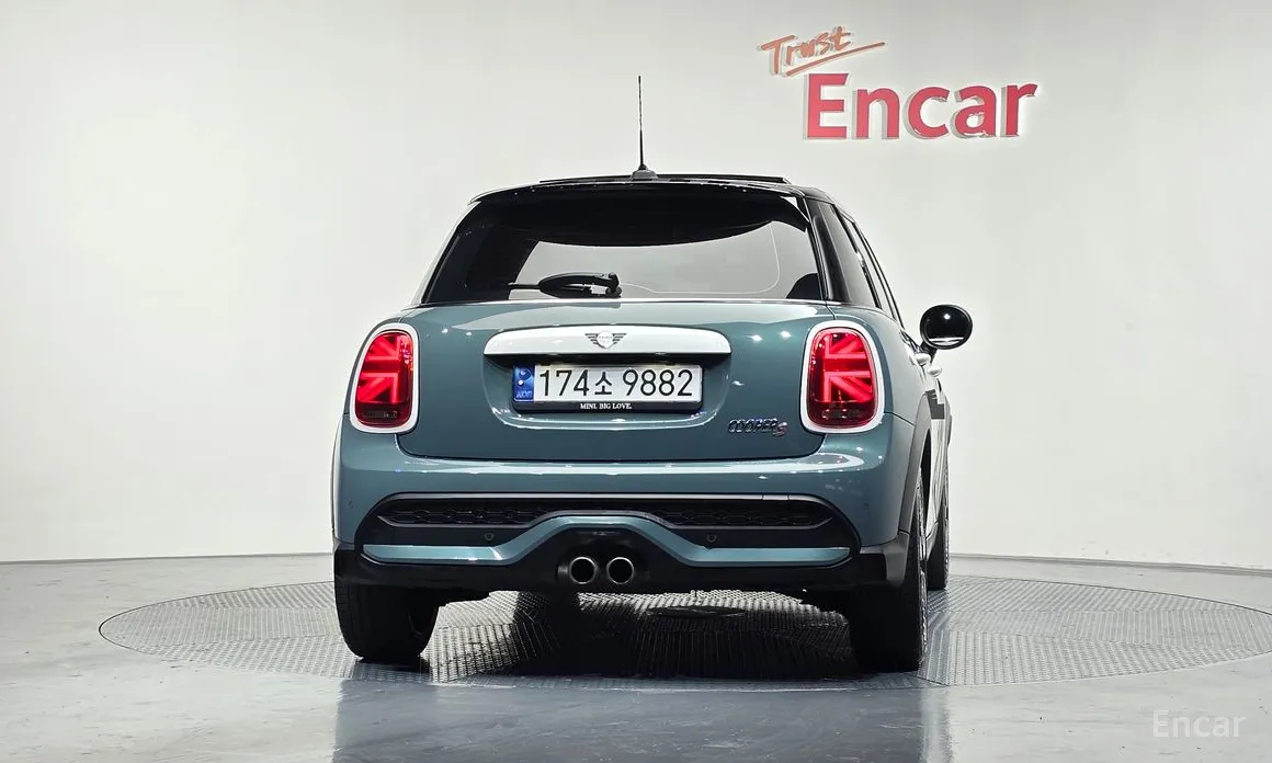 Фото 4 - Mini Cooper