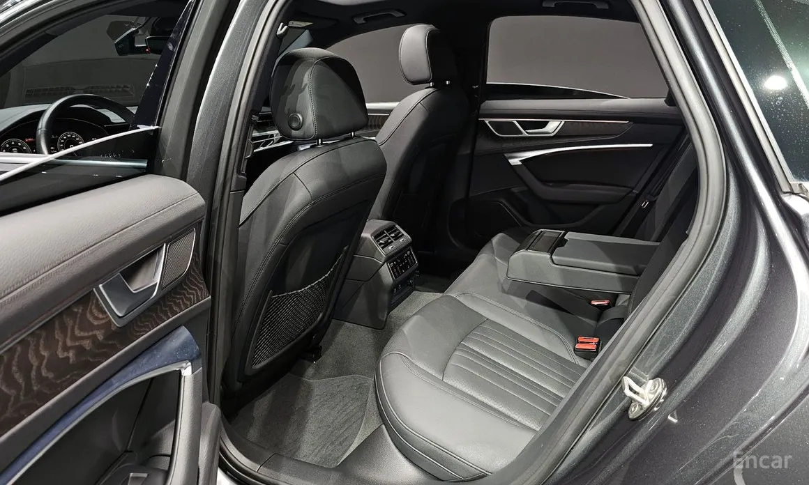 Фото 10 - Audi A6