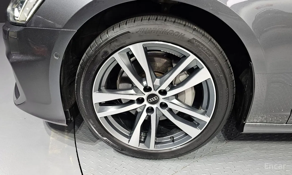 Фото 5 - Audi A6