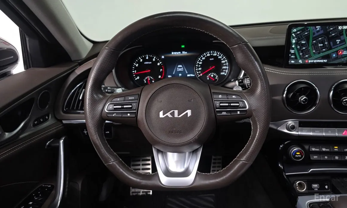 Фото 13 - Kia Stinger