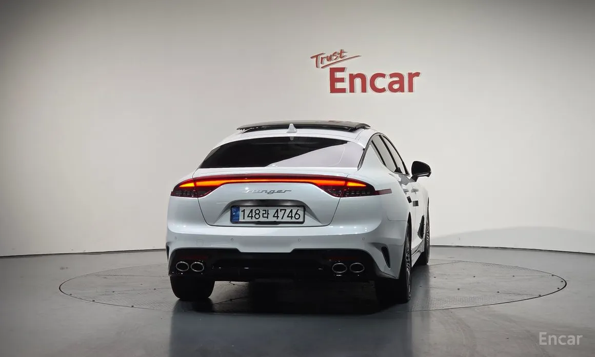 Фото 4 - Kia Stinger