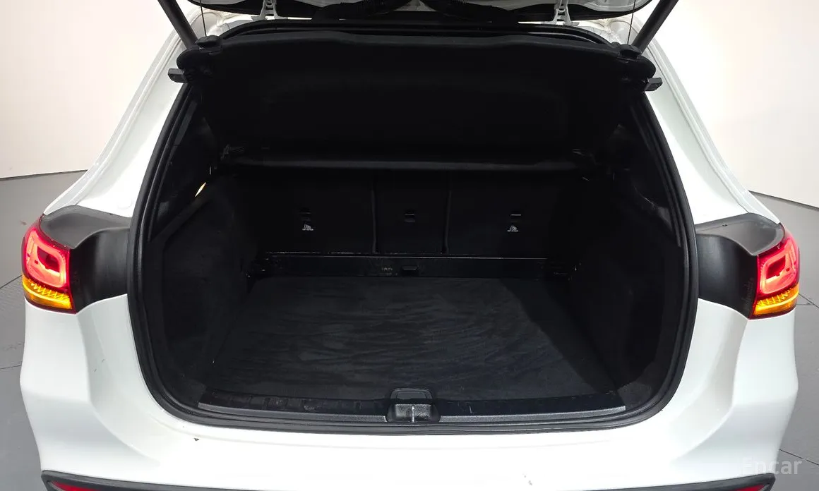 Фото 20 - Mercedes-Benz GLA-Class