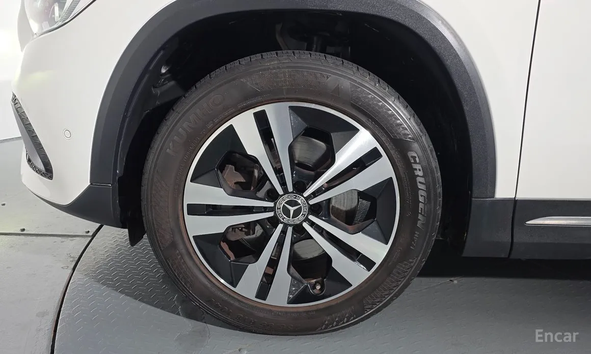 Фото 5 - Mercedes-Benz GLA-Class