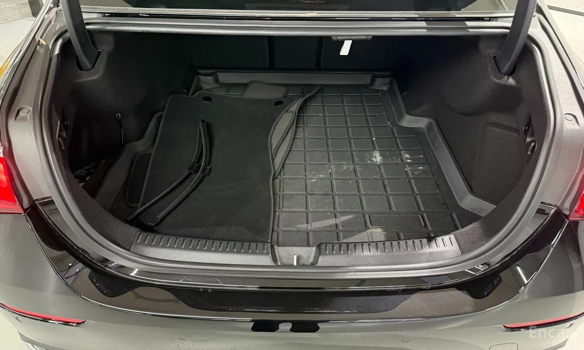 Фото 18 - Mercedes-Benz E-Class