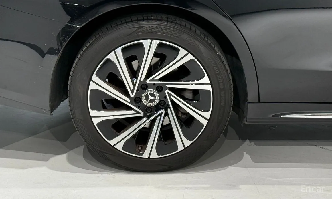 Фото 20 - Mercedes-Benz E-Class