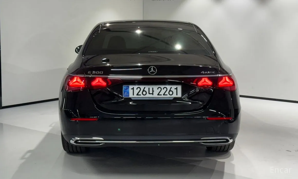 Фото 5 - Mercedes-Benz E-Class