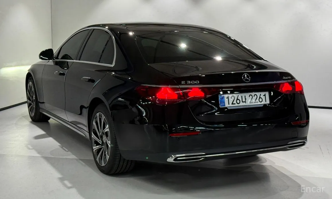 Фото 6 - Mercedes-Benz E-Class