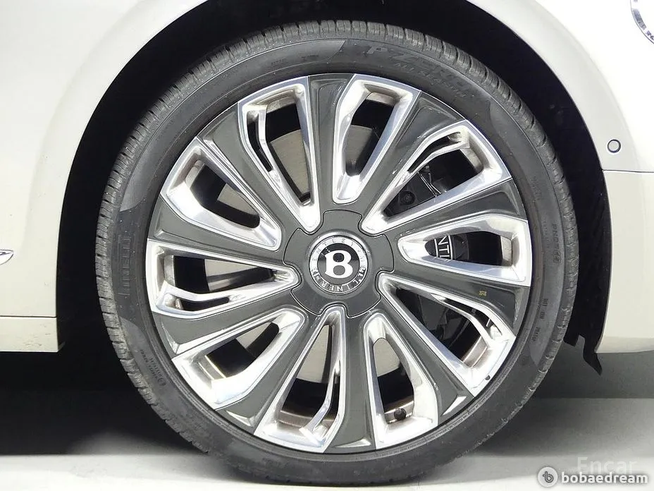 Фото 9 - Bentley Flying Spur