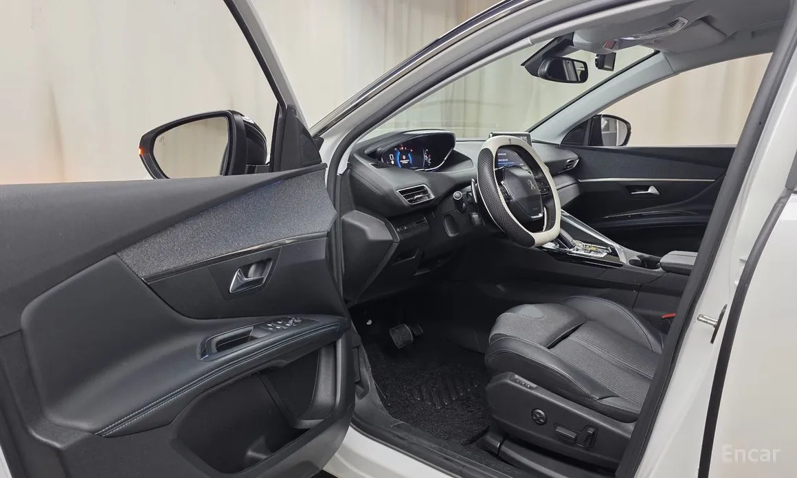 Фото 10 - Peugeot 3008