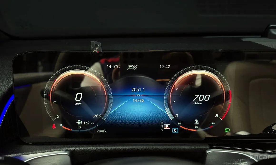 Фото 8 - Mercedes-Benz GLB-Class