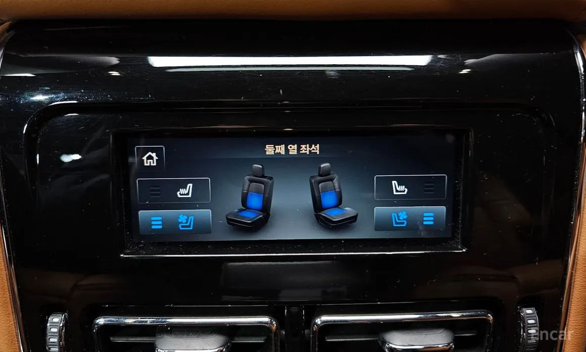 Фото 19 - Lincoln Aviator