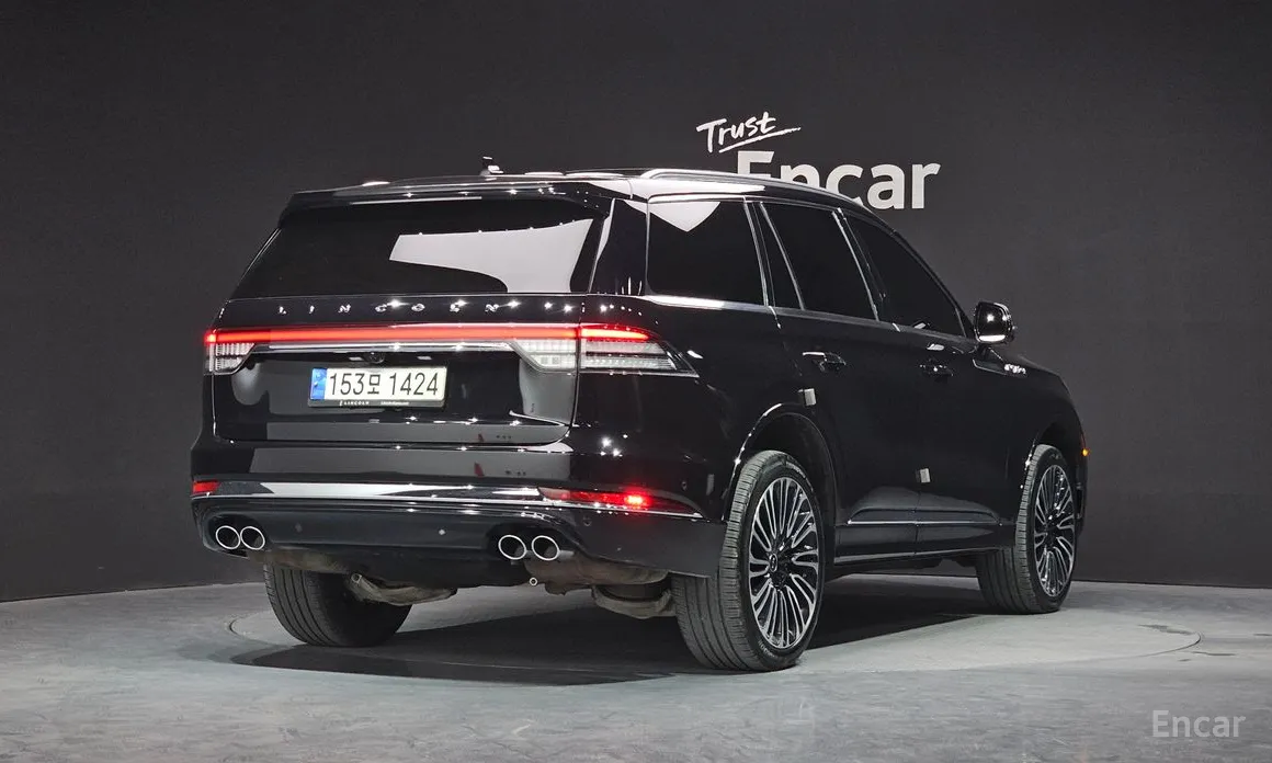 Фото 2 - Lincoln Aviator