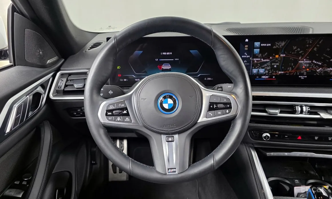 Фото 13 - BMW i4