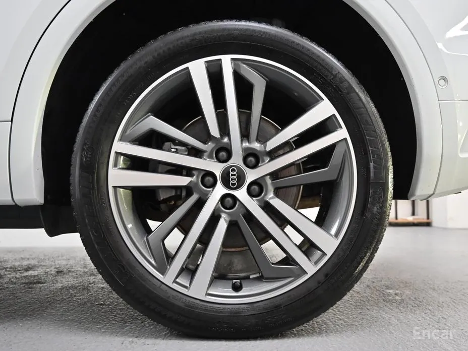 Фото 5 - Audi Q5