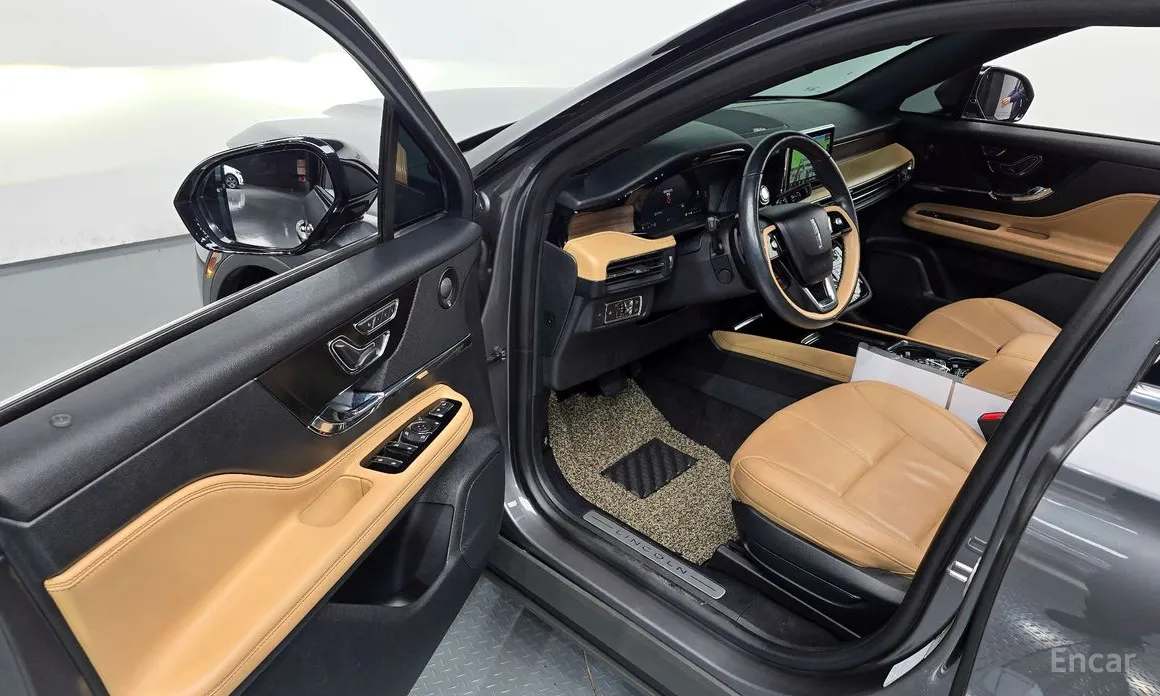 Фото 10 - Lincoln Corsair