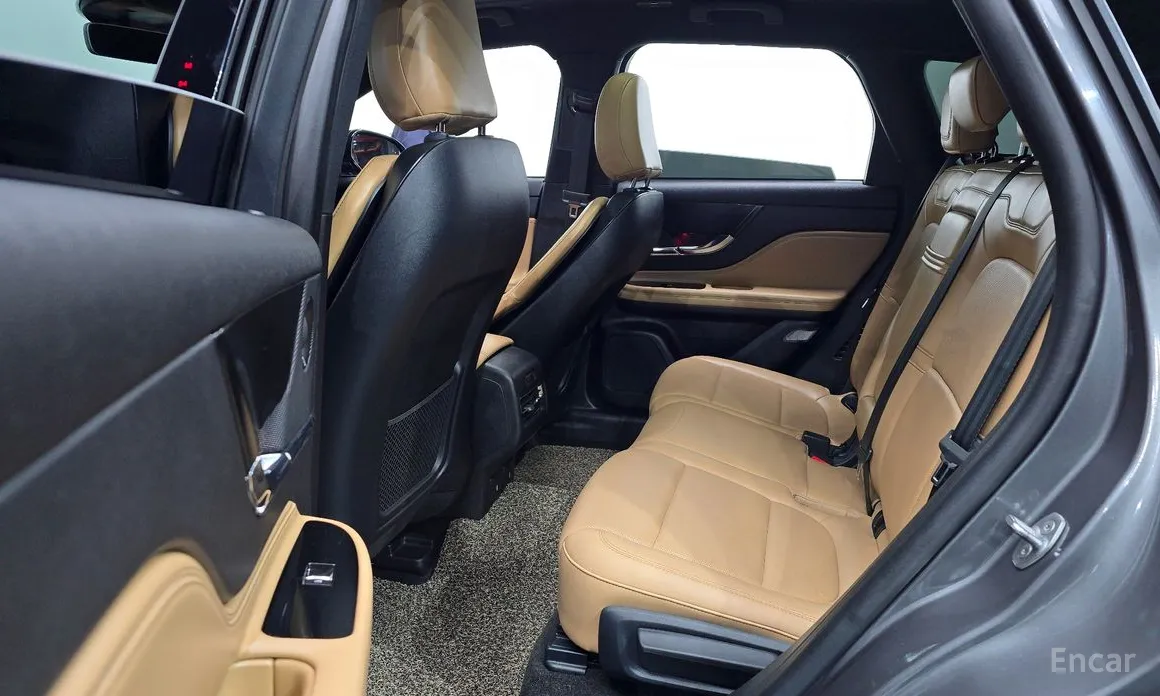 Фото 12 - Lincoln Corsair