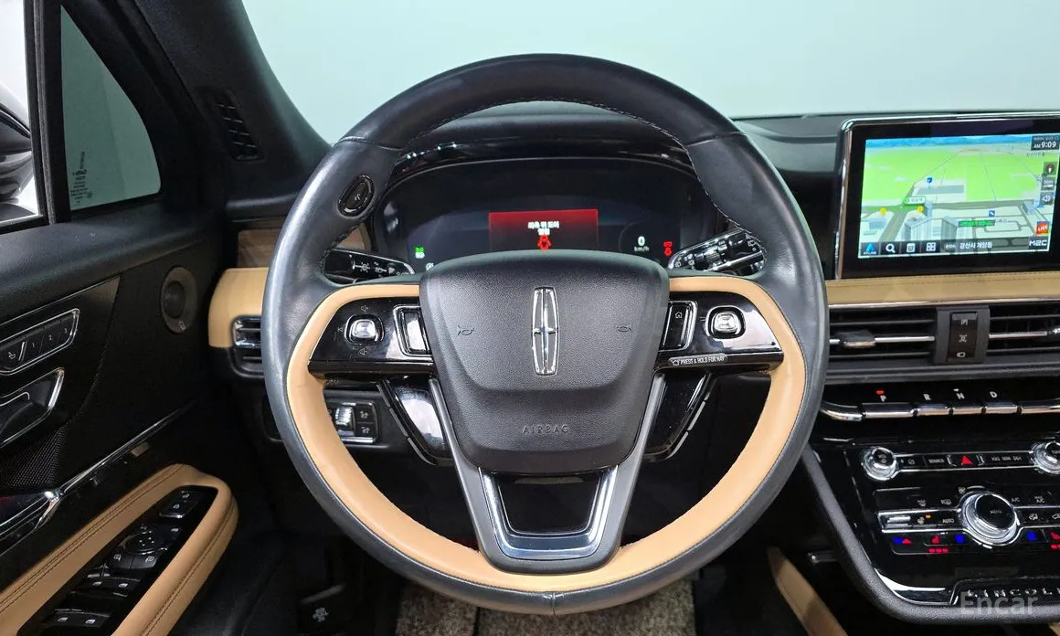 Фото 13 - Lincoln Corsair