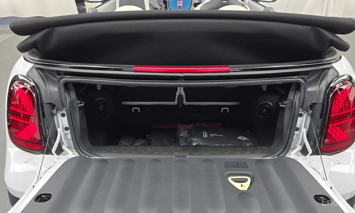 Фото 20 - Mini Cooper Convertible