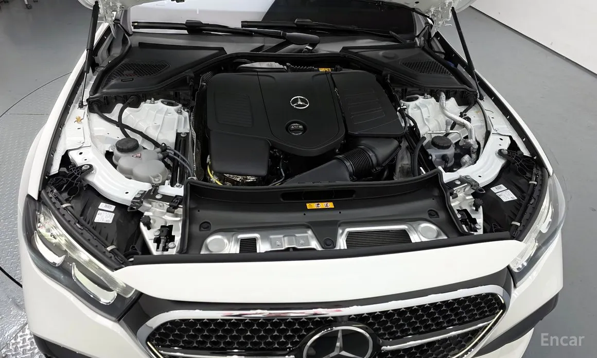 Фото 6 - Mercedes-Benz E-Class