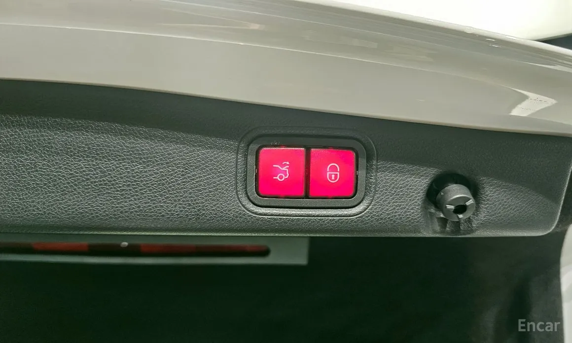 Фото 18 - Mercedes-Benz E-Class