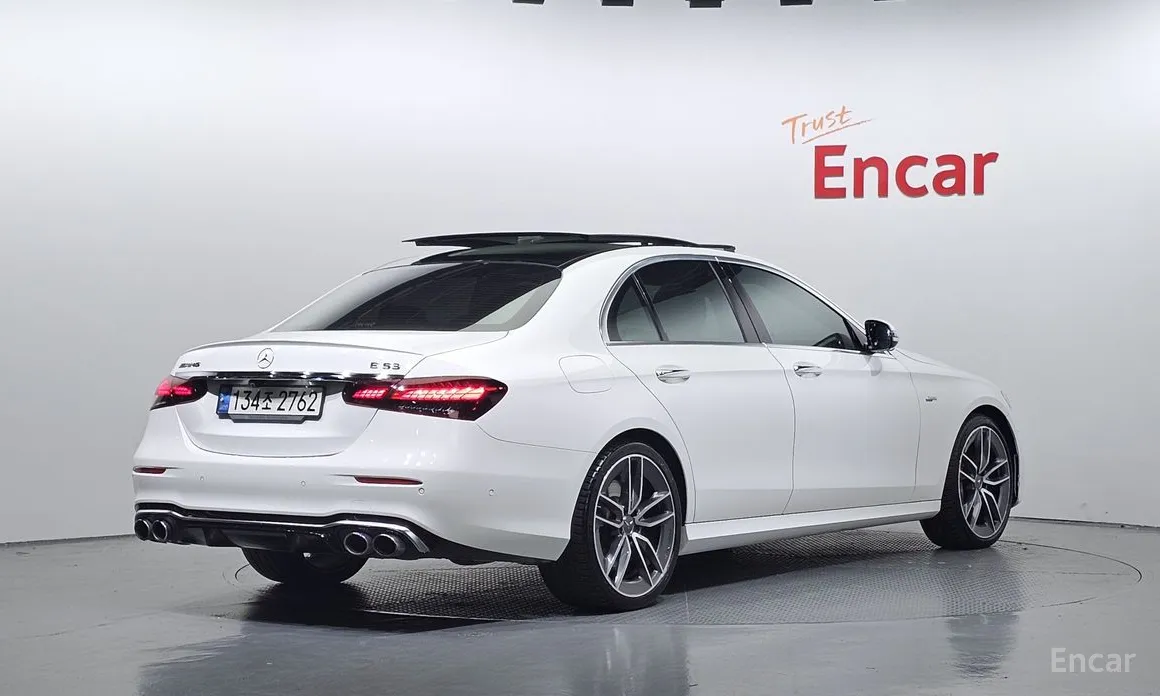 Фото 2 - Mercedes-Benz E-Class